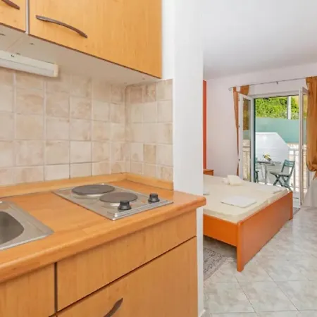 Apartments Silverija - Garden And Parking شقة *